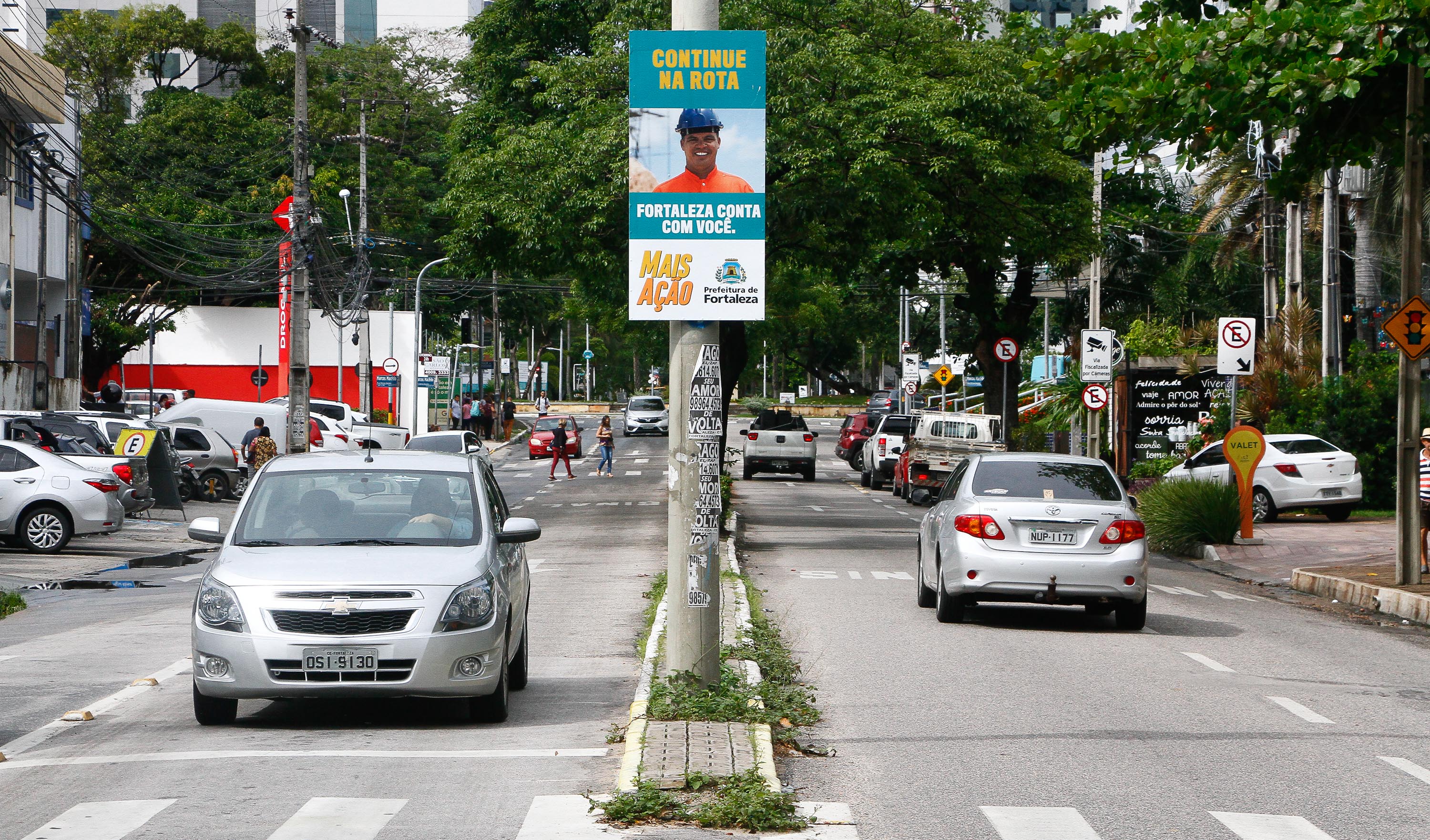 imagem mostra carros circulando na avenida desembargador moreira